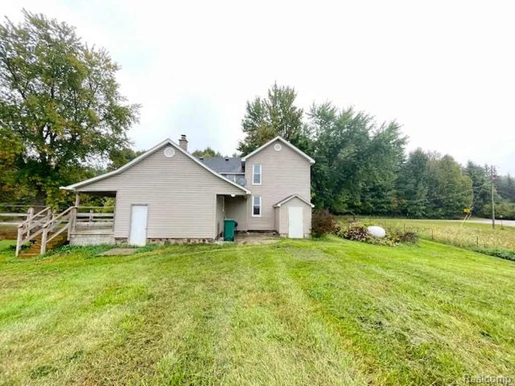 2753 E Snover Road Mayville Village MI 48744