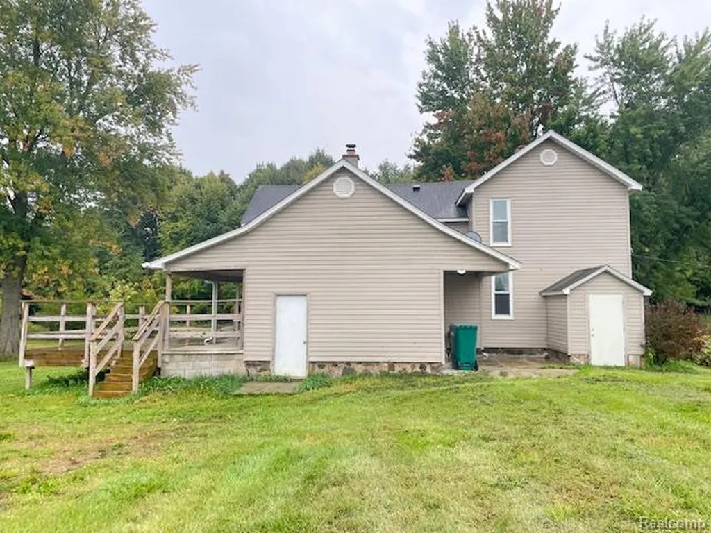 2753 E Snover Road Mayville Village MI 48744