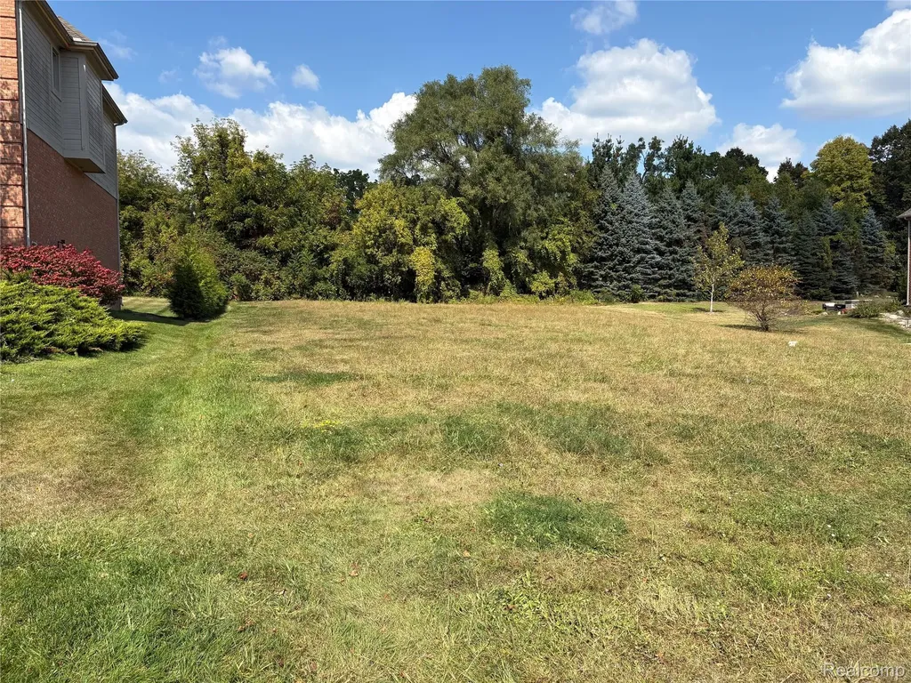 18018 Ridgeview Drive Northville Township MI 48168