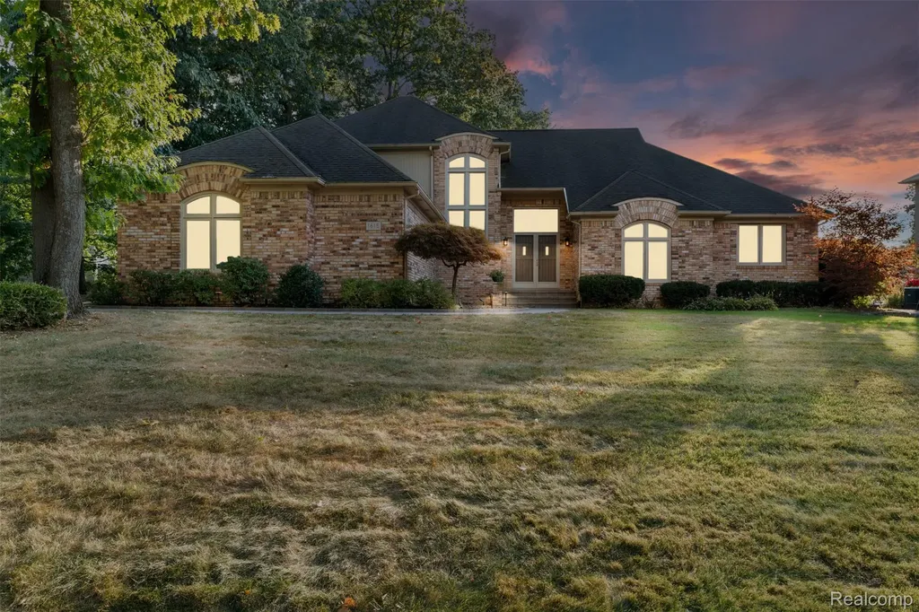1615 Redbud Drive Troy City MI 48098