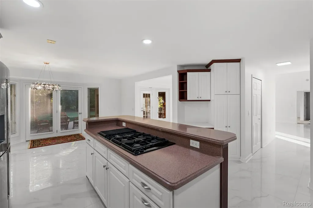 1615 Redbud Drive Troy City MI 48098