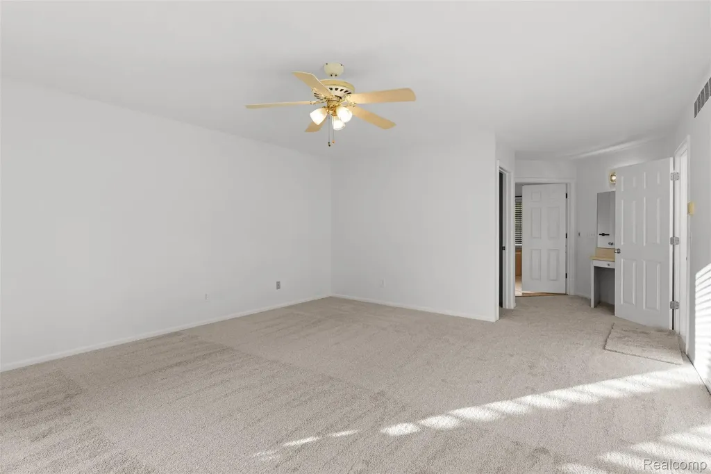 1615 Redbud Drive Troy City MI 48098