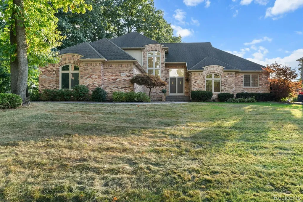1615 Redbud Drive Troy City MI 48098