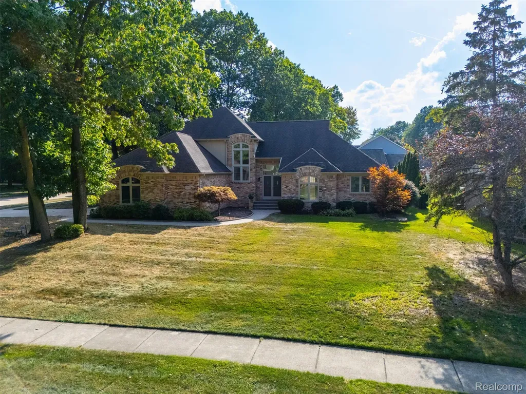 1615 Redbud Drive Troy City MI 48098