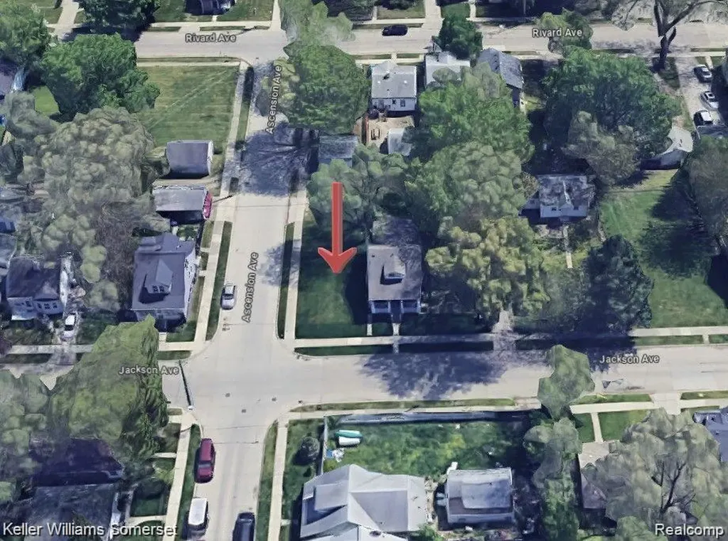 8128 Jackson Avenue Warren City MI 48089