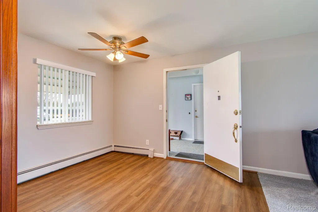 26902 Sandy Hill Lyon Charter Township MI 48165