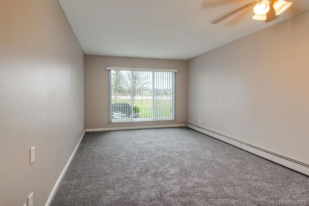26902 Sandy Hill Lyon Charter Township MI 48165