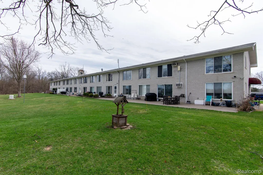 26902 Sandy Hill Lyon Charter Township MI 48165