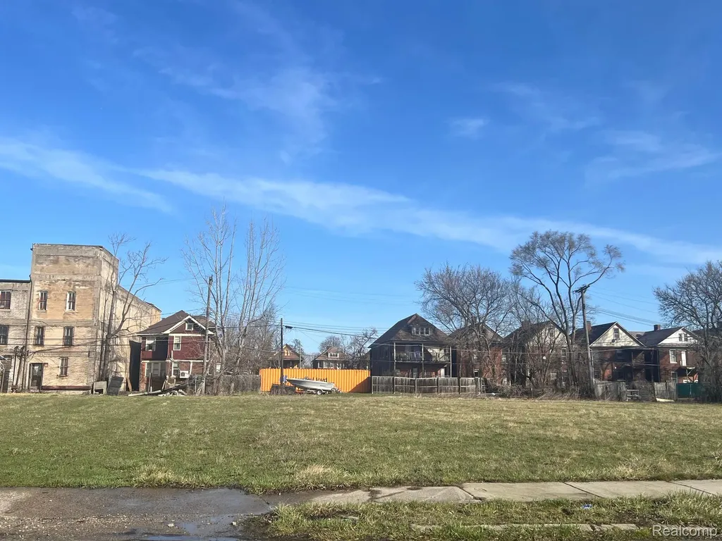 3645 E Palmer Street Detroit City MI 48211