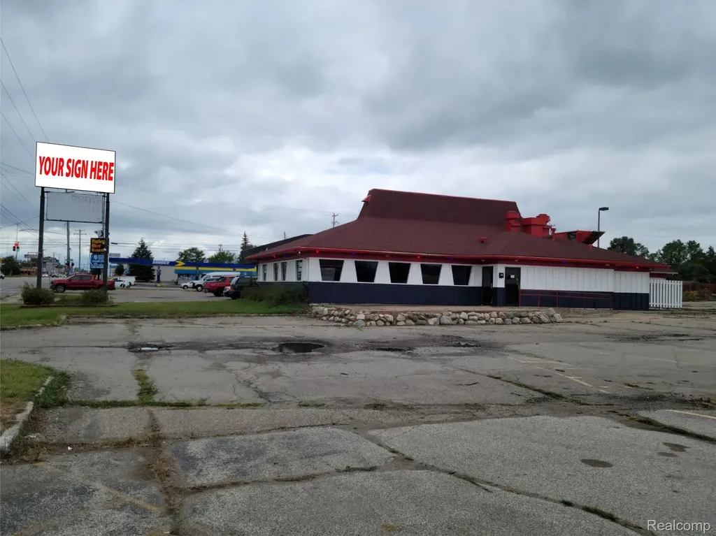 3756 S Dort Flint City MI 48507