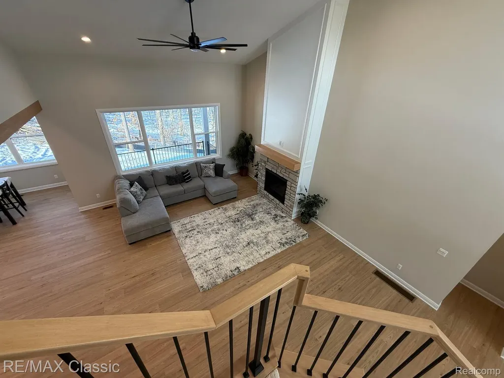 2323 Canterwood Highland Charter Township MI 48357