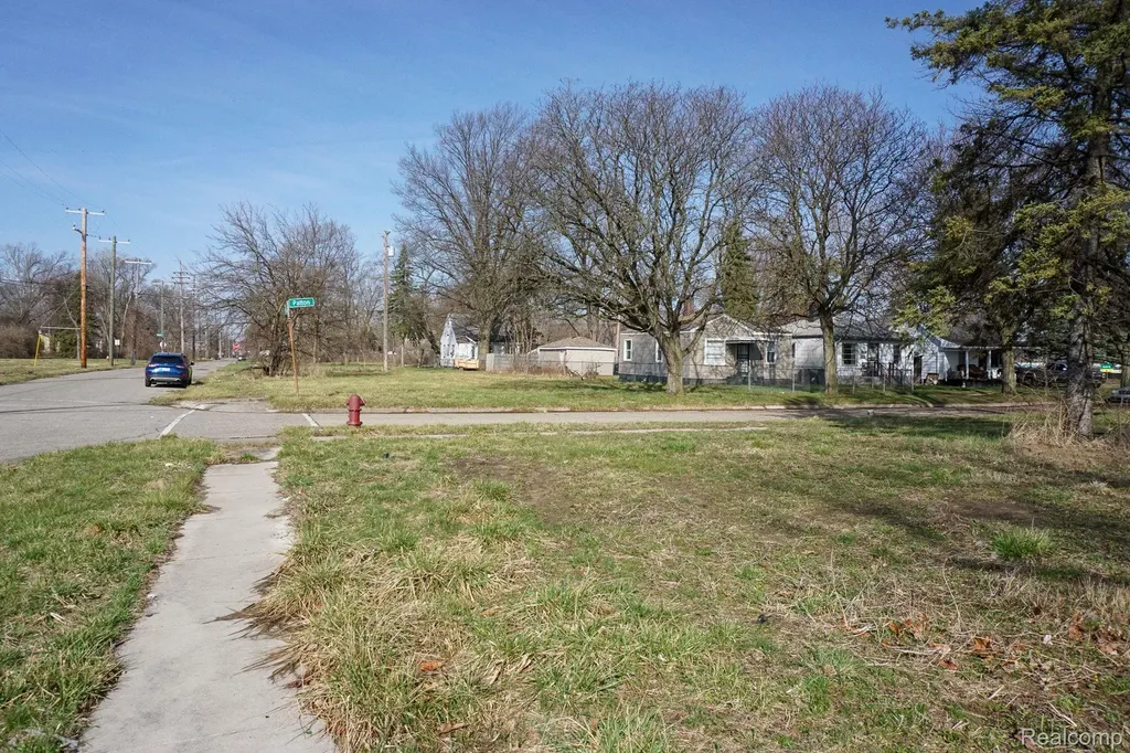 13500 Patton Street Detroit City MI 48223
