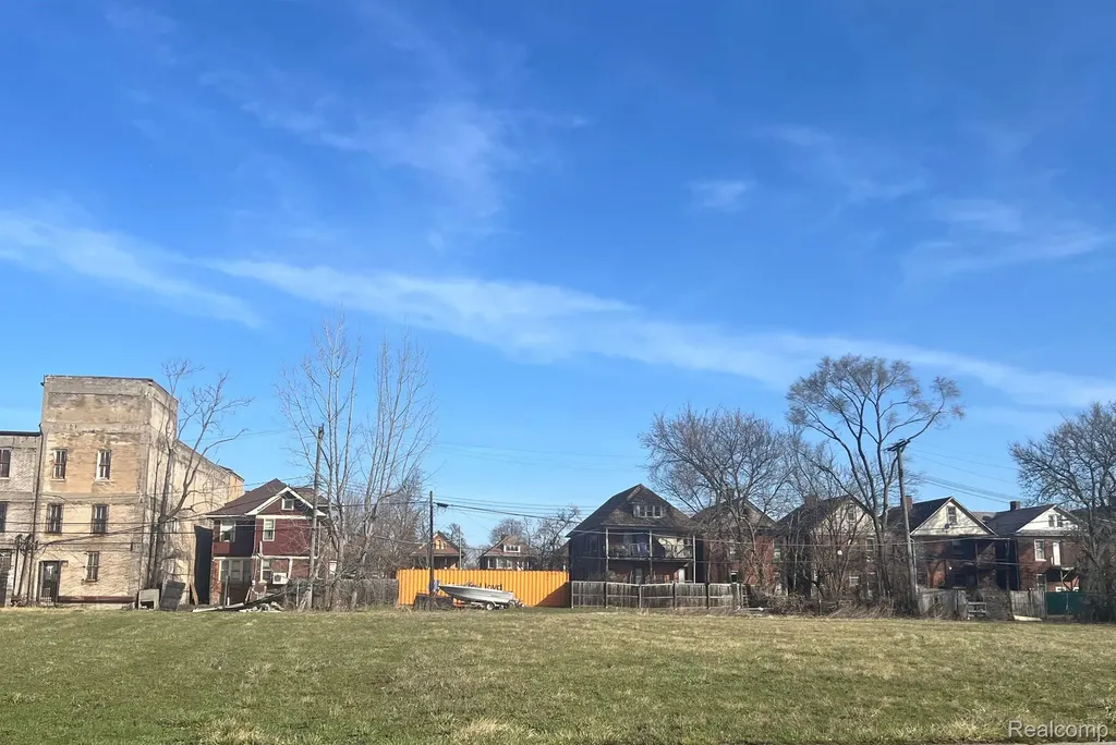 3637 E Palmer Street Detroit City MI 48211