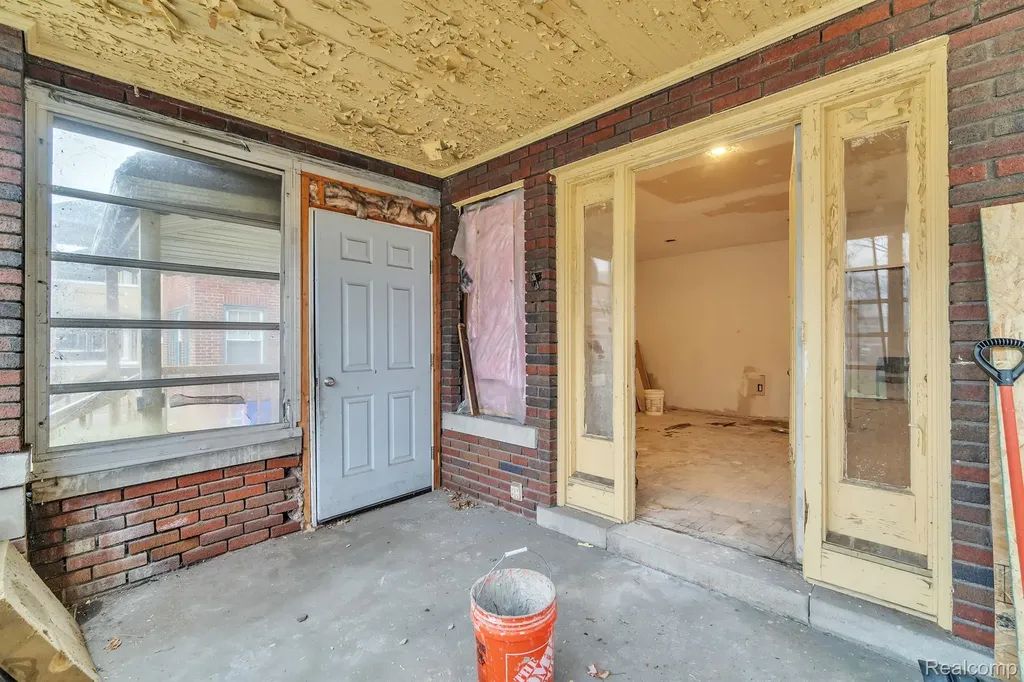 2051 Calvert Street Detroit City MI 48206