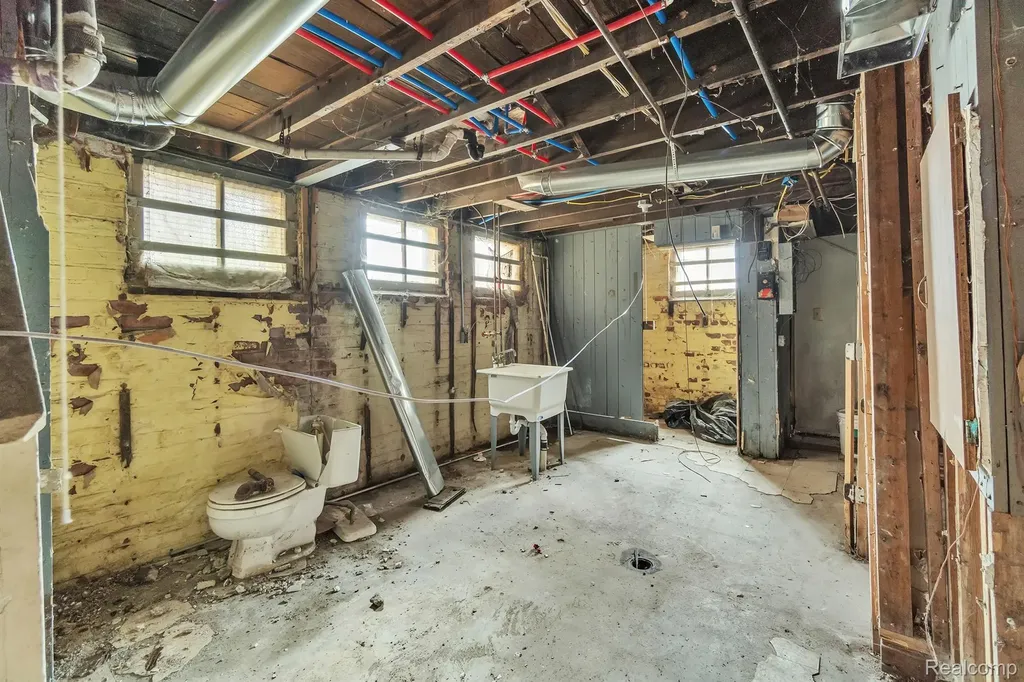2051 Calvert Street Detroit City MI 48206