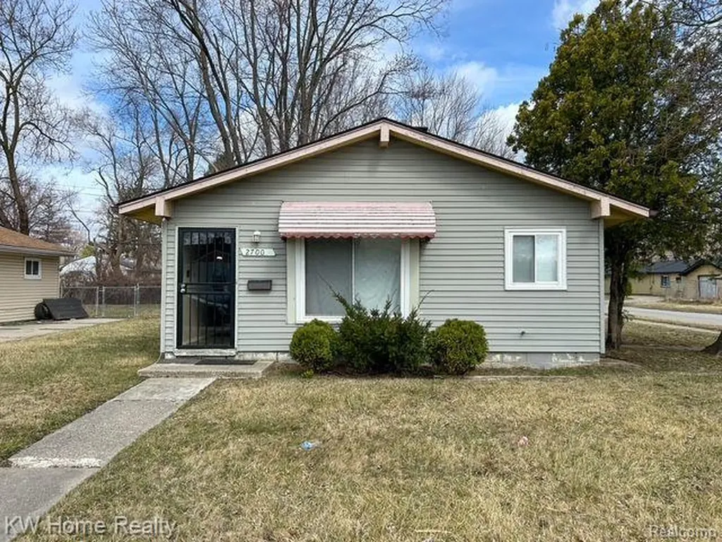 27008 Penn Street Inkster City MI 48141