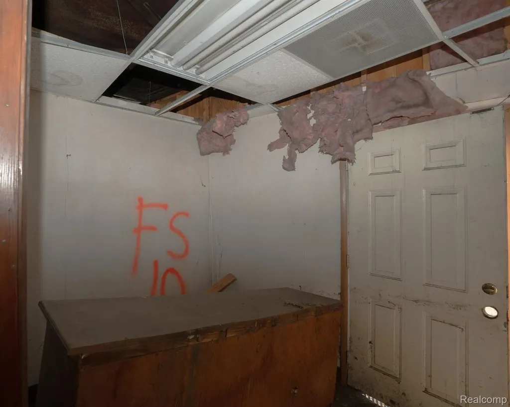 13537 Gratiot Avenue Detroit City MI 48205