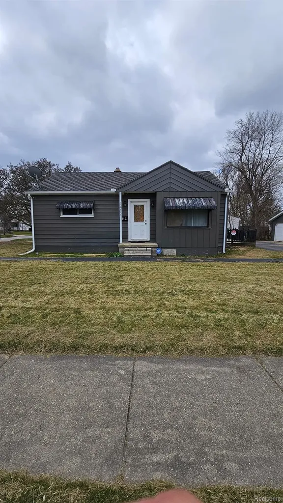 1412 S Ballenger Highway Flint City MI 48532