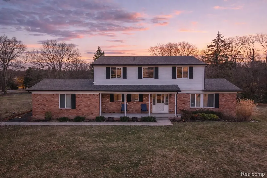 38005 Southfarm Lane Farmington Hills City MI 48167