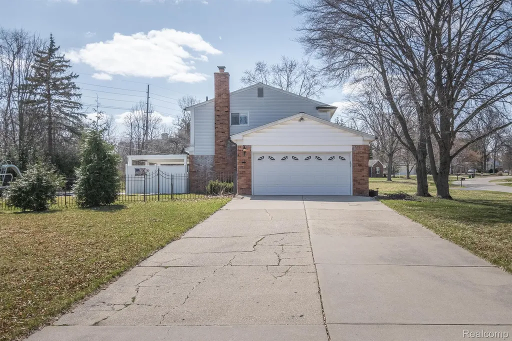 38005 Southfarm Lane Farmington Hills City MI 48167