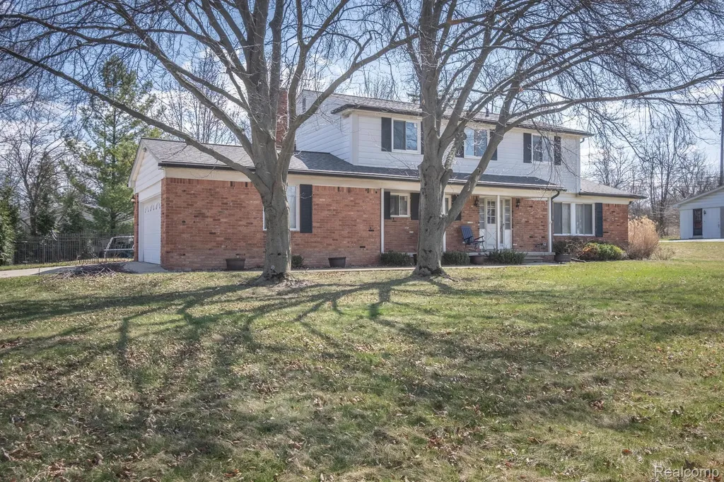 38005 Southfarm Lane Farmington Hills City MI 48167