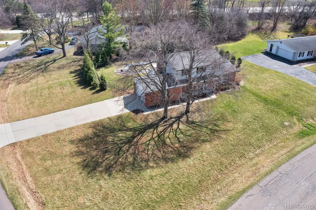 38005 Southfarm Lane Farmington Hills City MI 48167