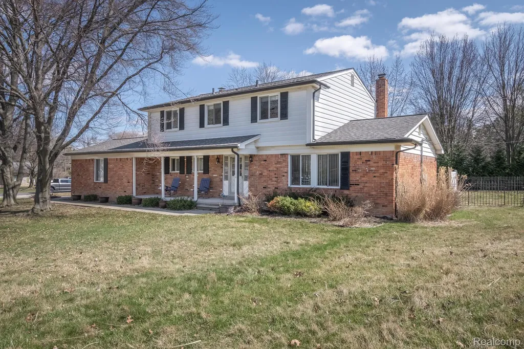 38005 Southfarm Lane Farmington Hills City MI 48167