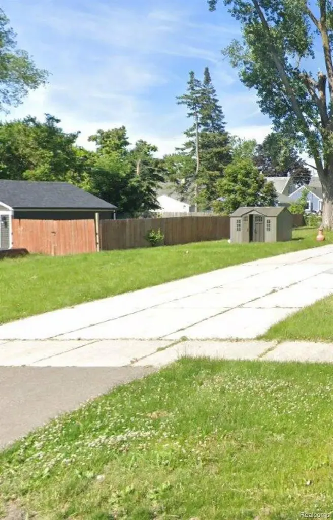 7029 Belton Street Garden City City MI 48135