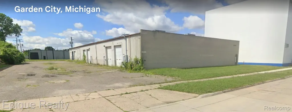 32841 Parklane Street Garden City City MI 48135