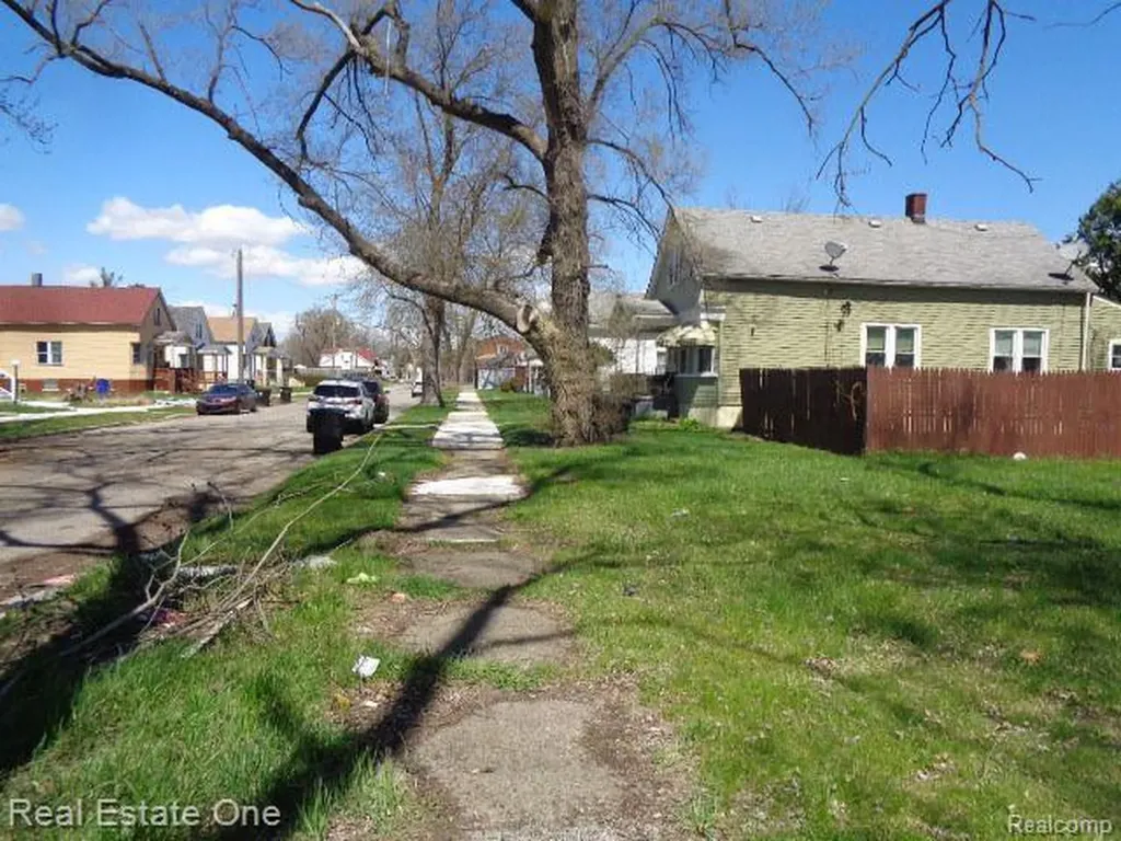 11802 Saint Louis Street Hamtramck City MI 48212