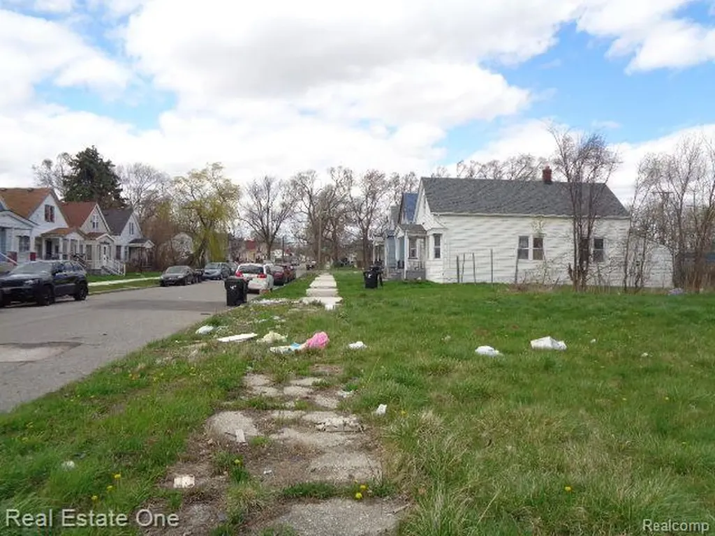 11682 Saint Louis Street Detroit City MI 48212