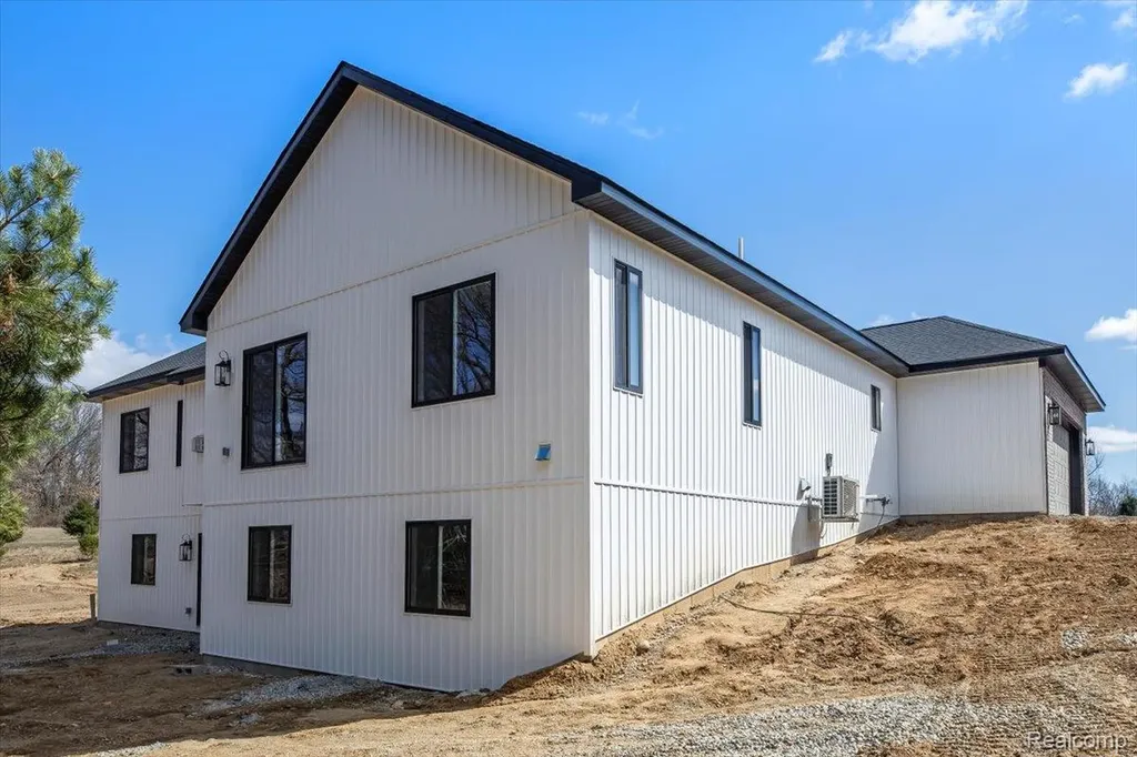 4070 Metamora Ridge Metamora Village MI 48455