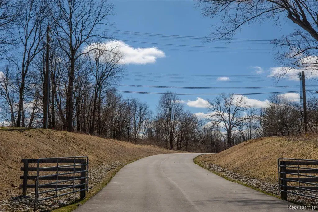 4070 Metamora Ridge Metamora Village MI 48455