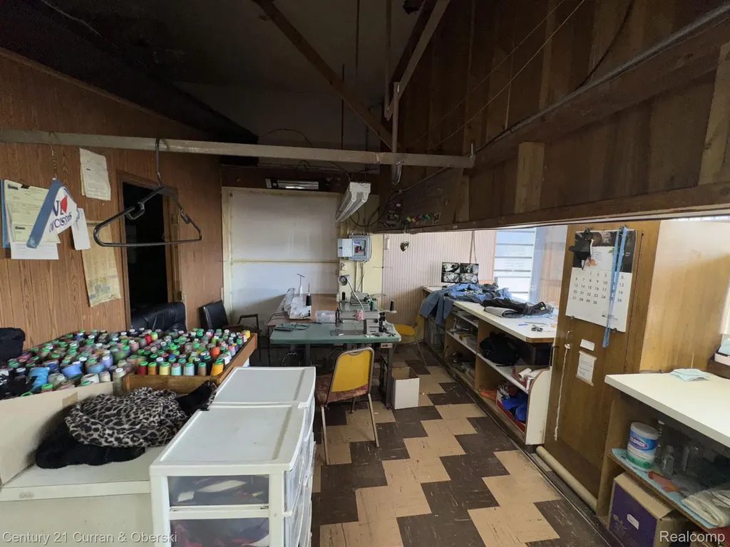 19520 Grand River Avenue Detroit City MI 48223