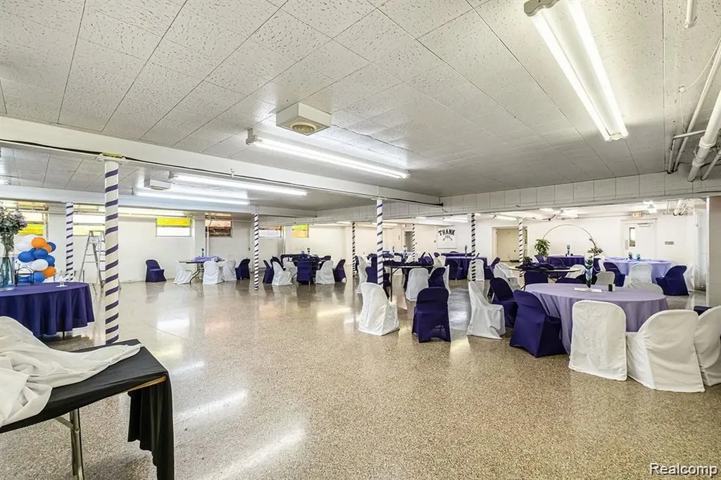 3202 Flushing Road Flint City MI 48504