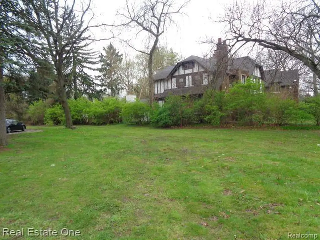 3215 Sherbourne Road Detroit City MI 48221