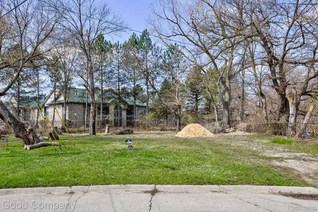 31844 Bay Westland City MI 48186