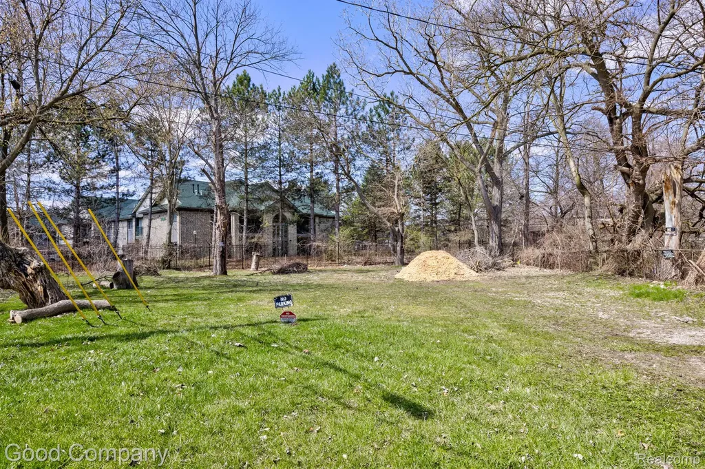 31844 Bay Westland City MI 48186