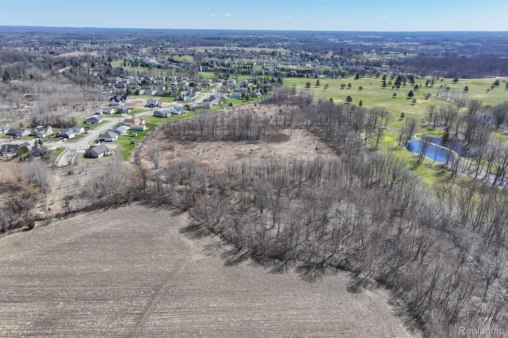 Vl Whisper Ridge Drive Lapeer City MI 48446