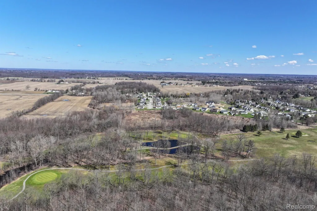 Vl Whisper Ridge Drive Lapeer City MI 48446