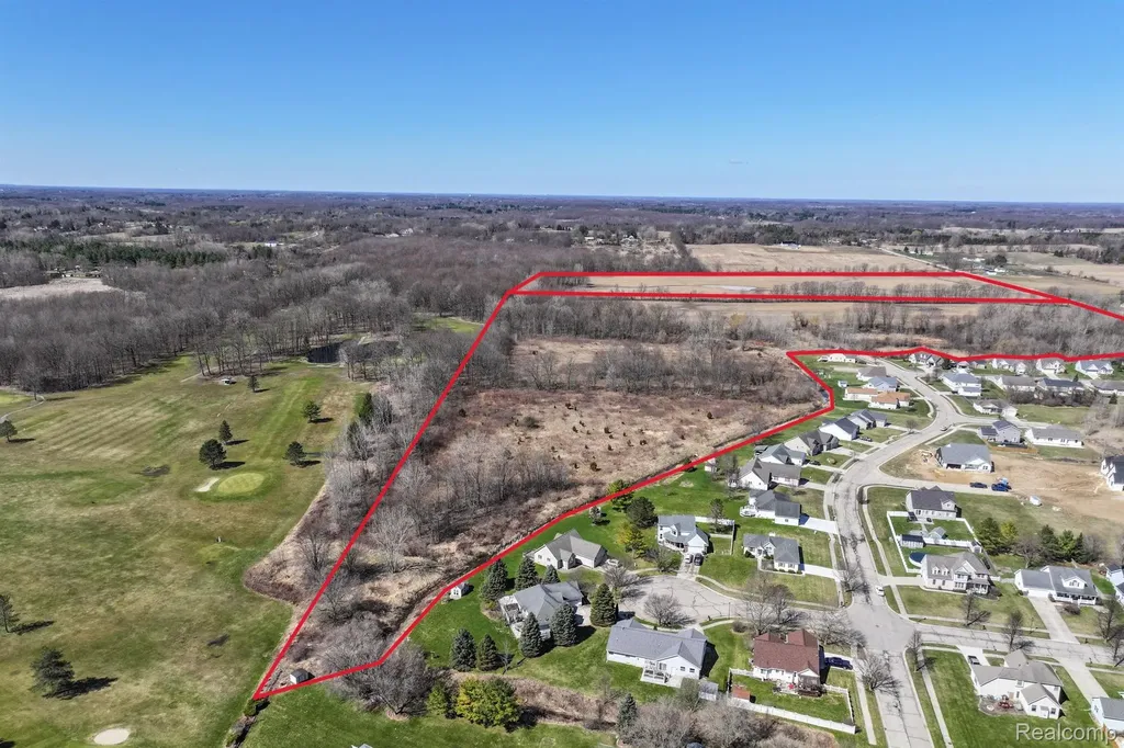 Vl Whisper Ridge Drive Lapeer City MI 48446