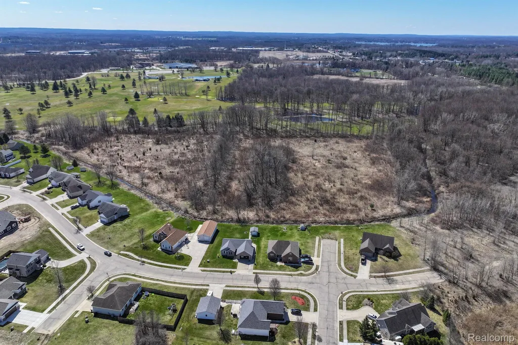 Vl Whisper Ridge Drive Lapeer City MI 48446