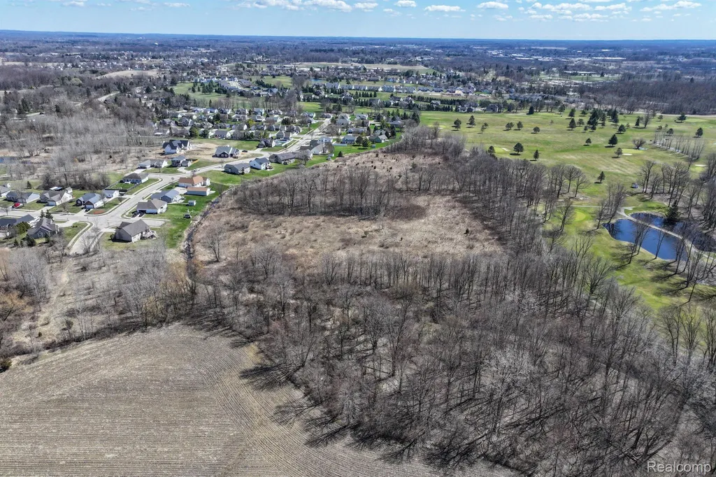 Vl Whisper Ridge Drive Lapeer City MI 48446