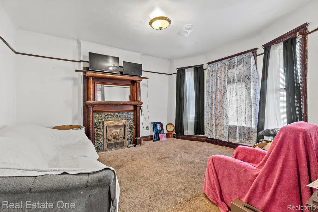 1821 Helen Street Detroit City MI 48207