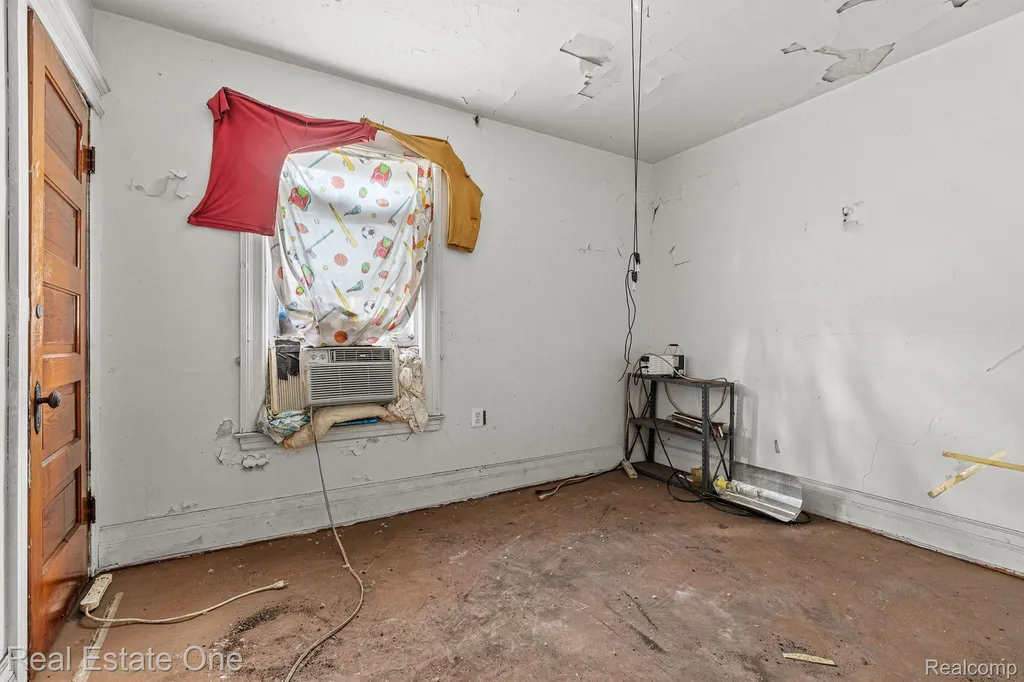 1821 Helen Street Detroit City MI 48207