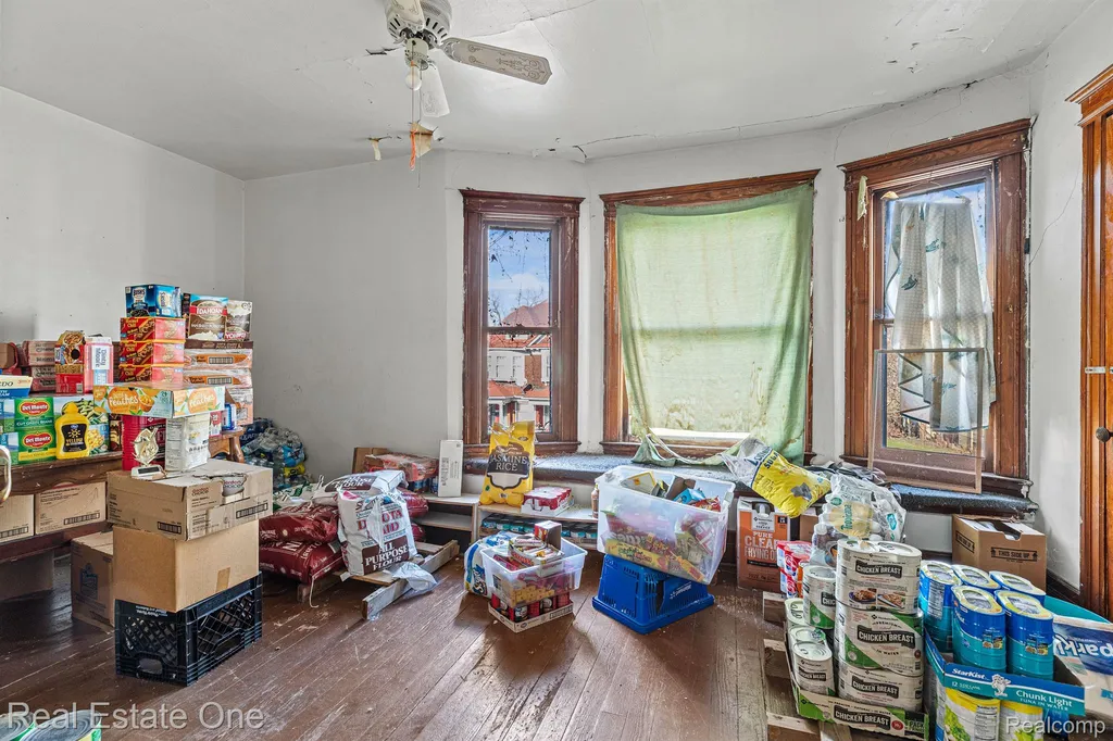 1821 Helen Street Detroit City MI 48207