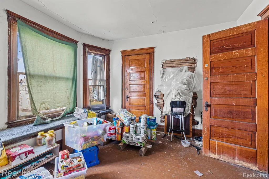 1821 Helen Street Detroit City MI 48207