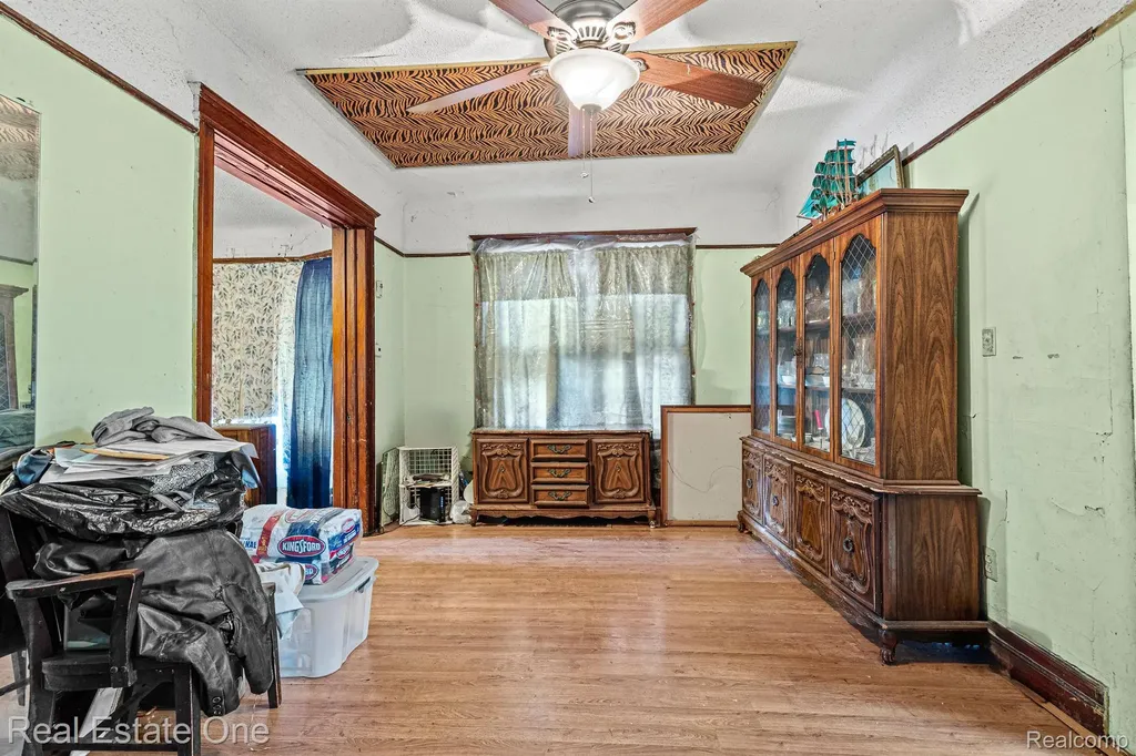 1821 Helen Street Detroit City MI 48207