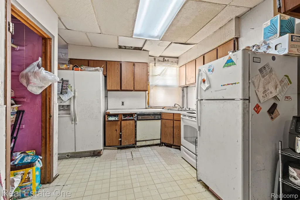 1821 Helen Street Detroit City MI 48207