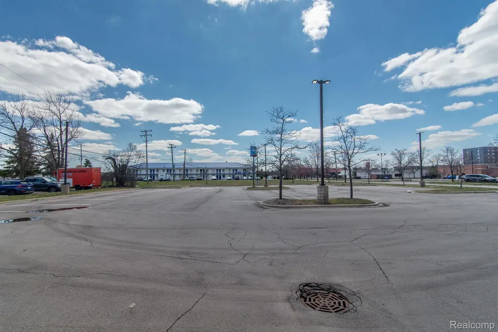 451 W 14 Mile Road Madison Heights City MI 48071